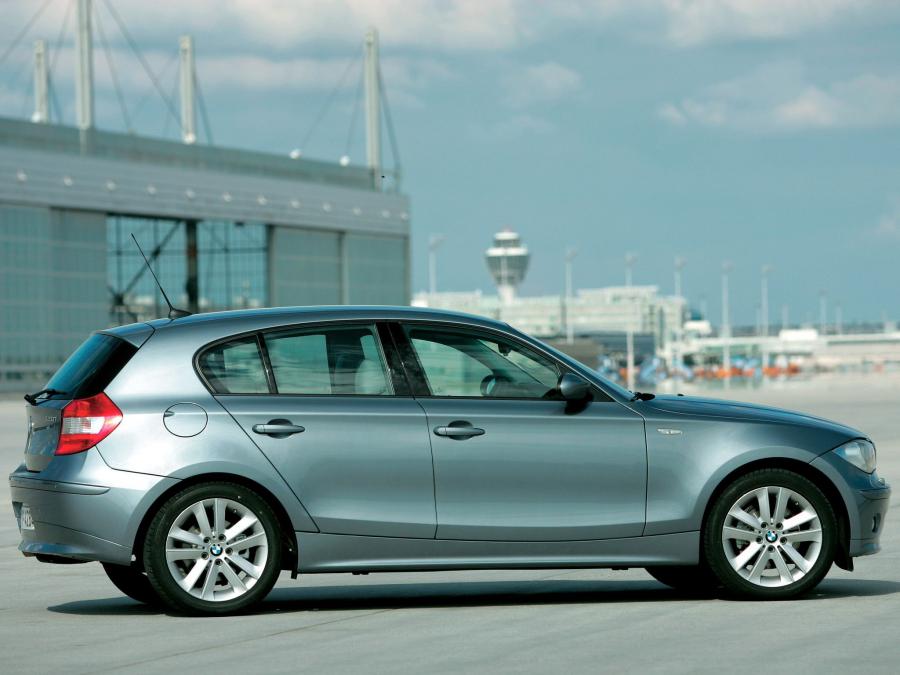  BMW 120i 5-Door 2004 года  (фото 15 из 19)